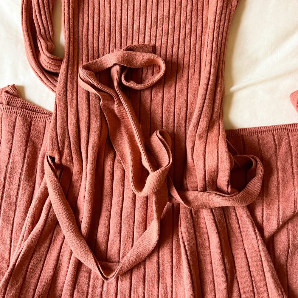(btq) rust red ribbed long sleeve bodycon tie waist knit midi dress women’s sz M - Picture 4 of 10